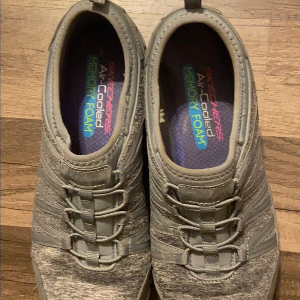 Sketchers Gratis Strolling Memory Foam Sneaker 8.5 - image 2